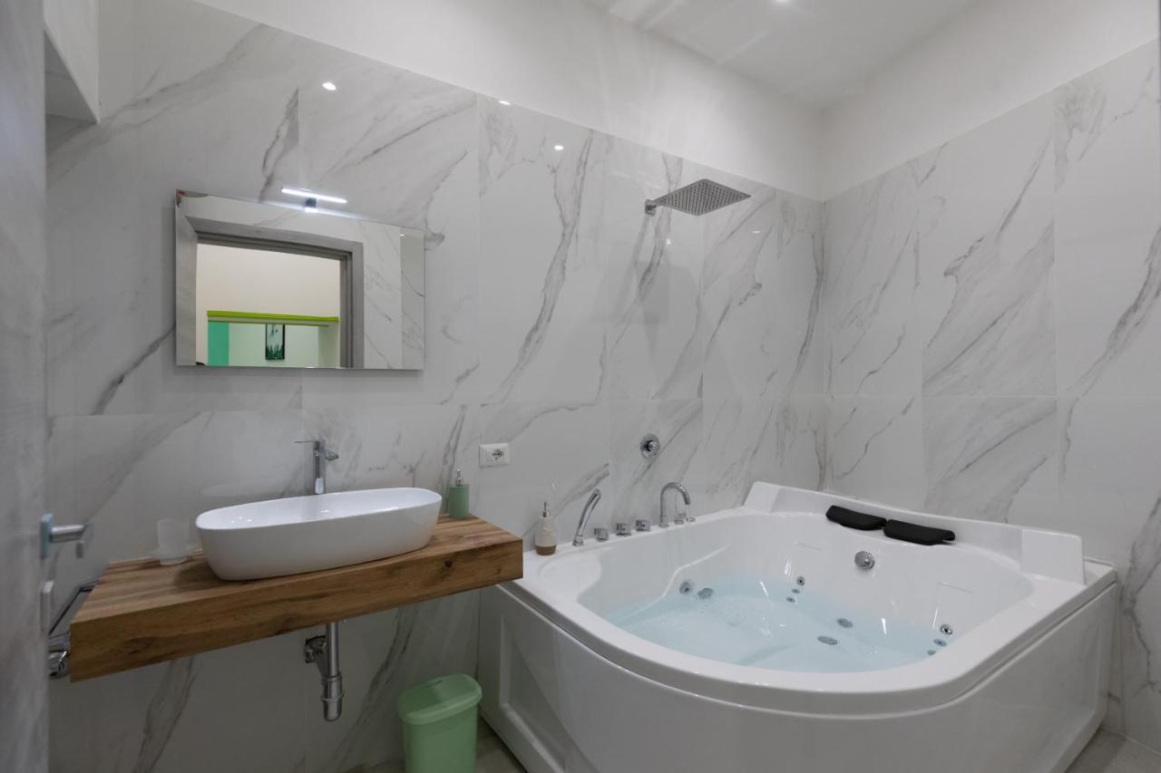 My Brilliant Home With Jacuzzi 2 Steps From St Toledo Naples Exterior photo