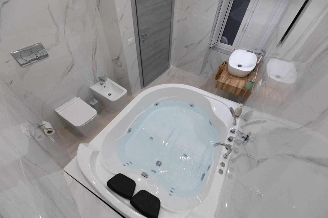 My Brilliant Home With Jacuzzi 2 Steps From St Toledo Naples Exterior photo